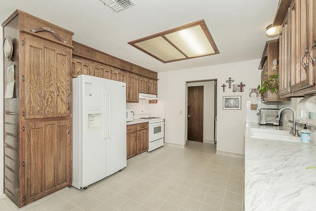 22085 Watts Valley Road, Sanger, CA 93657