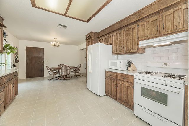 22085 Watts Valley Road, Sanger, CA 93657