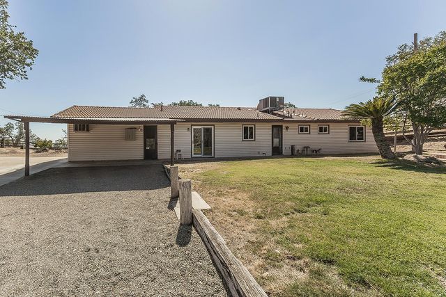22085 Watts Valley Road, Sanger, CA 93657