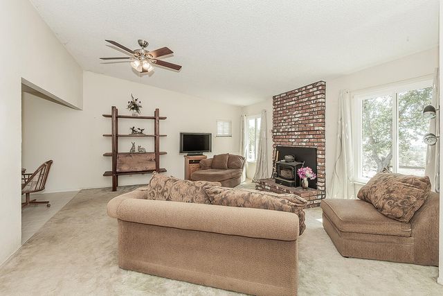 22085 Watts Valley Road, Sanger, CA 93657
