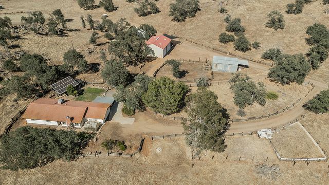 22085 Watts Valley Road, Sanger, CA 93657
