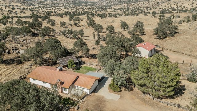 22085 Watts Valley Road, Sanger, CA 93657