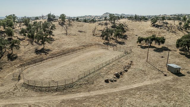 22085 Watts Valley Road, Sanger, CA 93657
