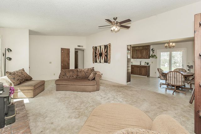 22085 Watts Valley Road, Sanger, CA 93657