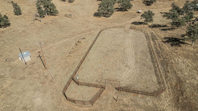 22085 Watts Valley Road, Sanger, CA 93657