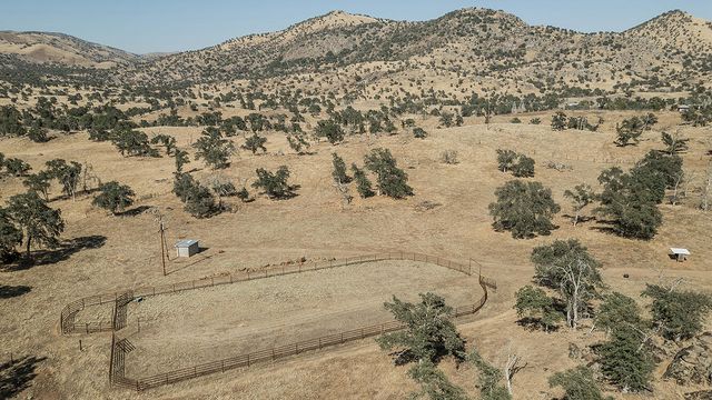 22085 Watts Valley Road, Sanger, CA 93657