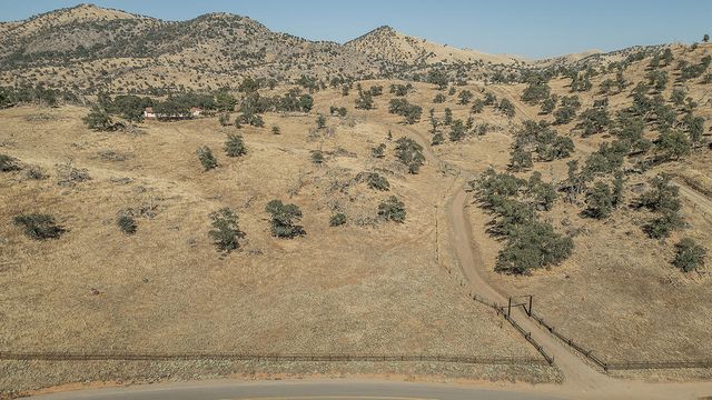 22085 Watts Valley Road, Sanger, CA 93657