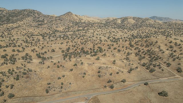 22085 Watts Valley Road, Sanger, CA 93657
