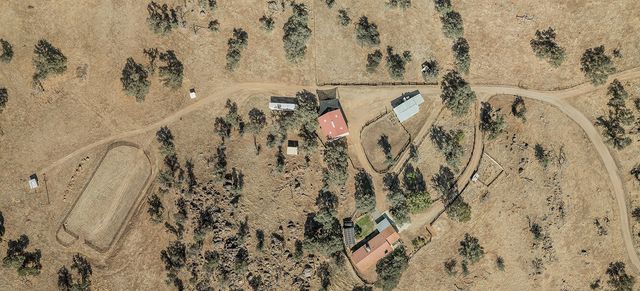 22085 Watts Valley Road, Sanger, CA 93657