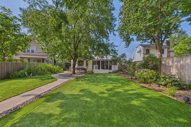 1234 Como Boulevard E, Saint Paul, MN 55117