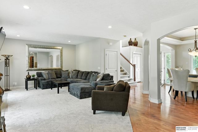 7606 S 195th Street, Gretna, NE 68028