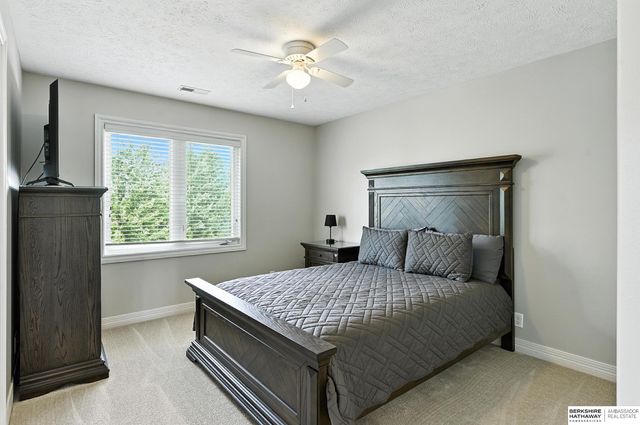 7606 S 195th Street, Gretna, NE 68028