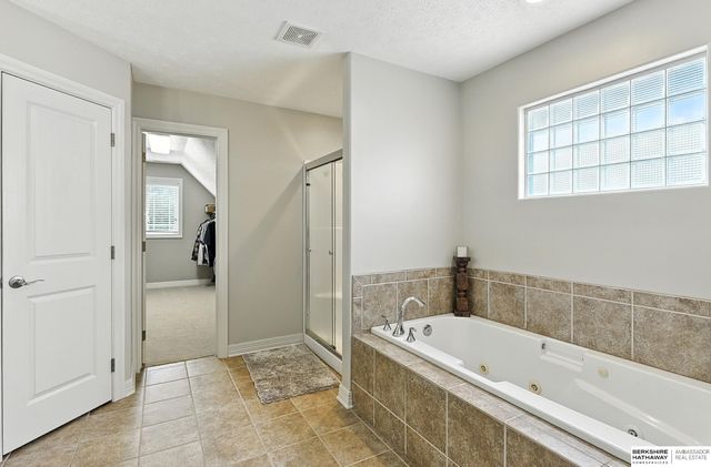 7606 S 195th Street, Gretna, NE 68028