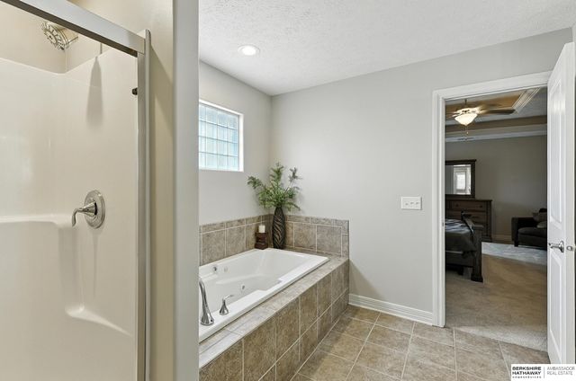 7606 S 195th Street, Gretna, NE 68028