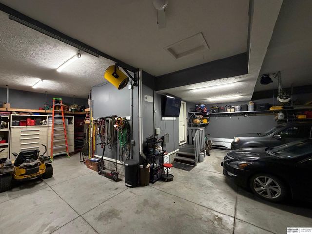 7606 S 195th Street, Gretna, NE 68028