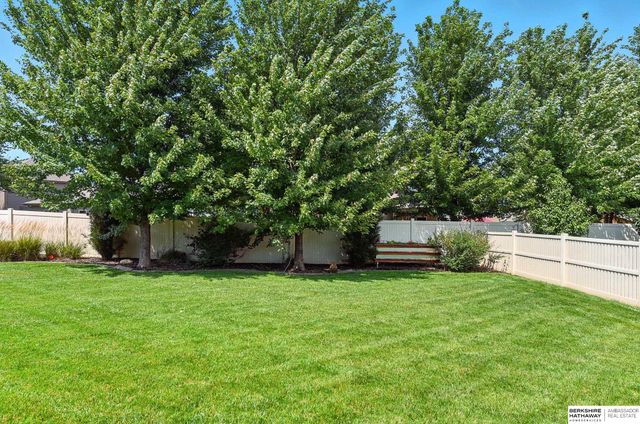 7606 S 195th Street, Gretna, NE 68028