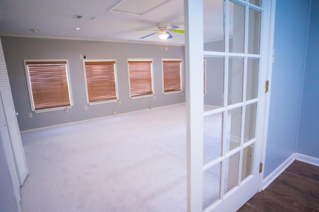 1406 MEADOWBROOK, Columbia, MS 39429