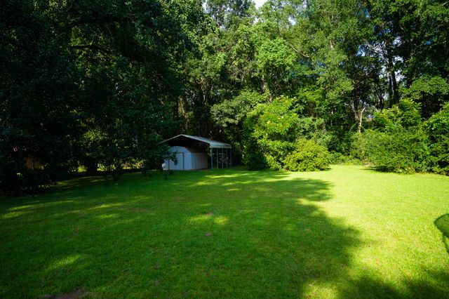 1406 MEADOWBROOK, Columbia, MS 39429