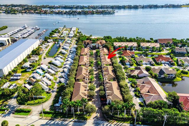 610 Via Villagio, Hypoluxo, FL 33462