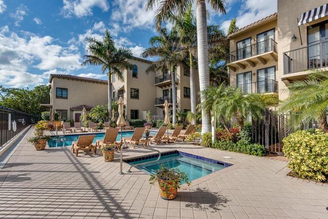 610 Via Villagio, Hypoluxo, FL 33462