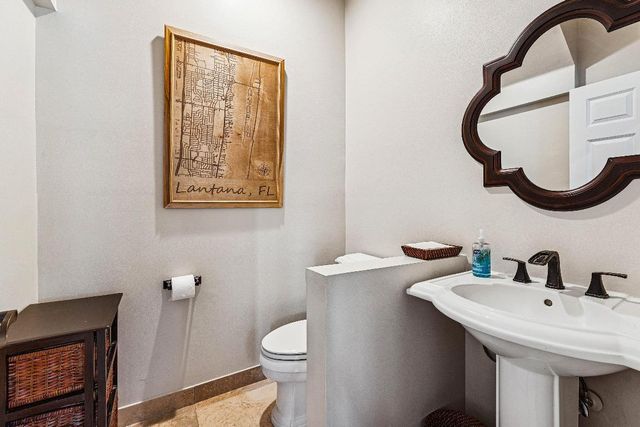 610 Via Villagio, Hypoluxo, FL 33462