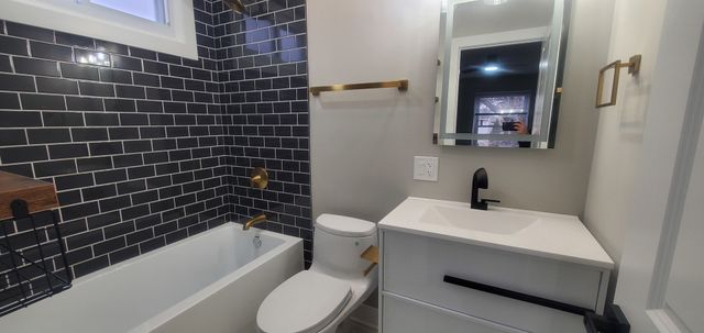 16 W Bailey Road, Naperville, IL 60565