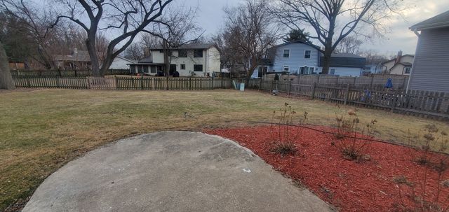 16 W Bailey Road, Naperville, IL 60565