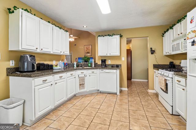 115 Parkside Drive, Stockbridge, GA 30281