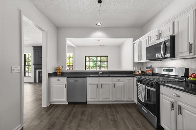 133 Regent Place, Woodstock, GA 30188