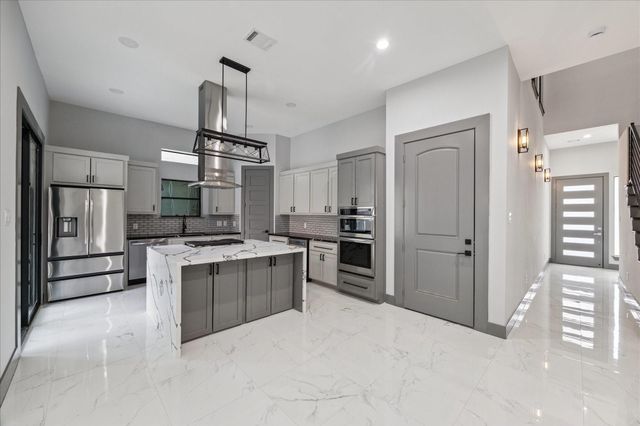 2323 Tuam Street, Houston, TX 77004