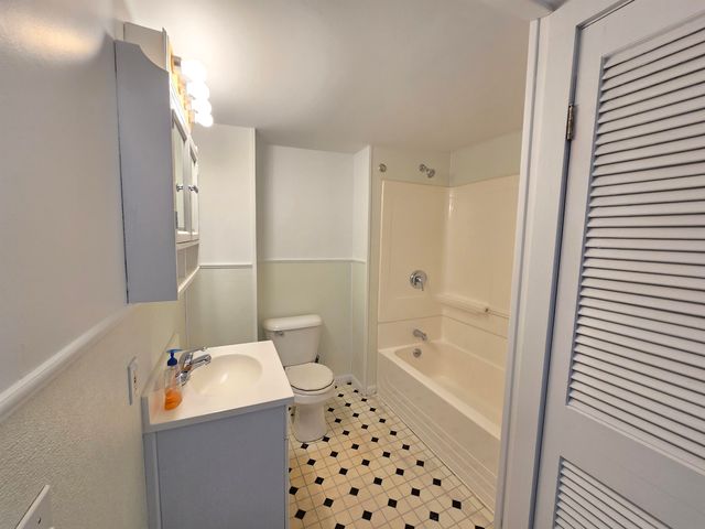 784 Bay Road, Bay City, MI 48706