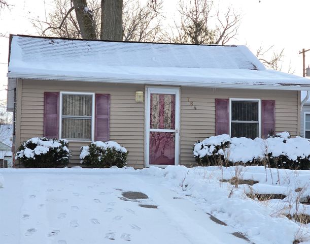 784 Bay Road, Bay City, MI 48706