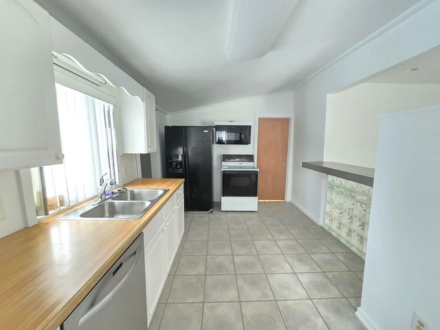 784 Bay Road, Bay City, MI 48706