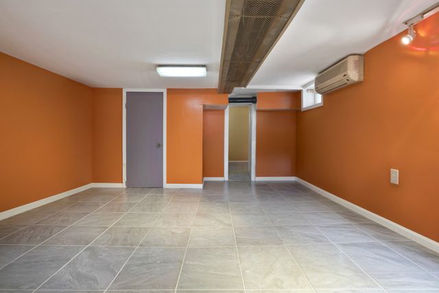 147-42 Hoover Avenue, New York City, NY 11435