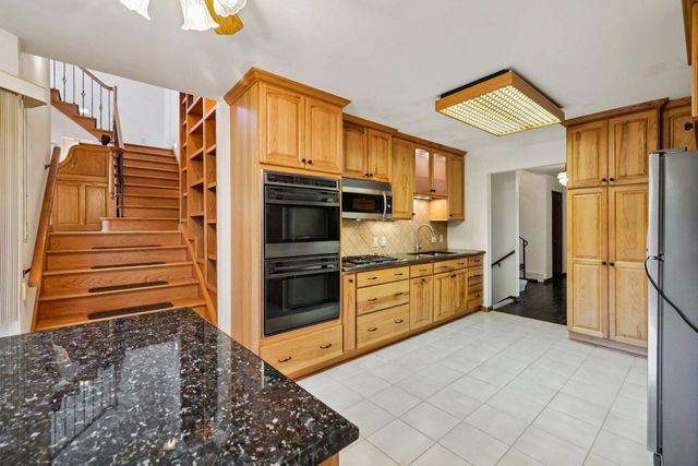 5974 River Road, Waunakee, WI 53597