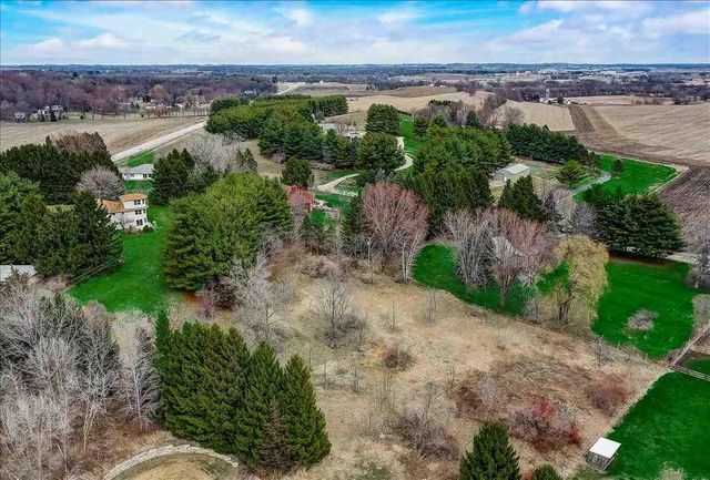 5974 River Road, Waunakee, WI 53597