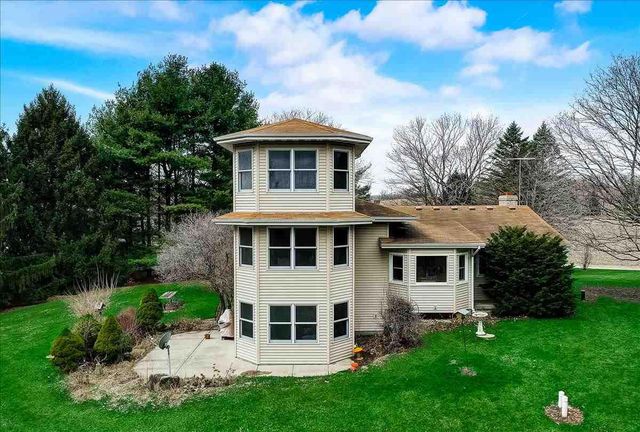 5974 River Road, Waunakee, WI 53597