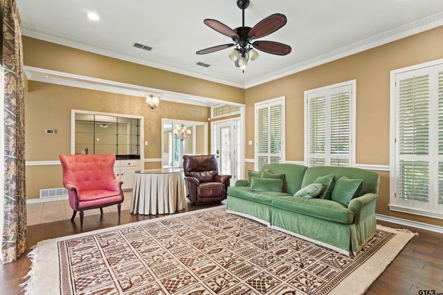 1116 Oak Garden Circle, Tyler, TX 75703