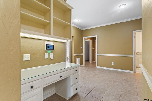 1116 Oak Garden Circle, Tyler, TX 75703