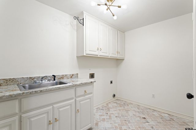 1116 Oak Garden Circle, Tyler, TX 75703