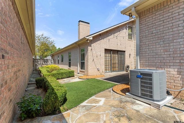 1116 Oak Garden Circle, Tyler, TX 75703