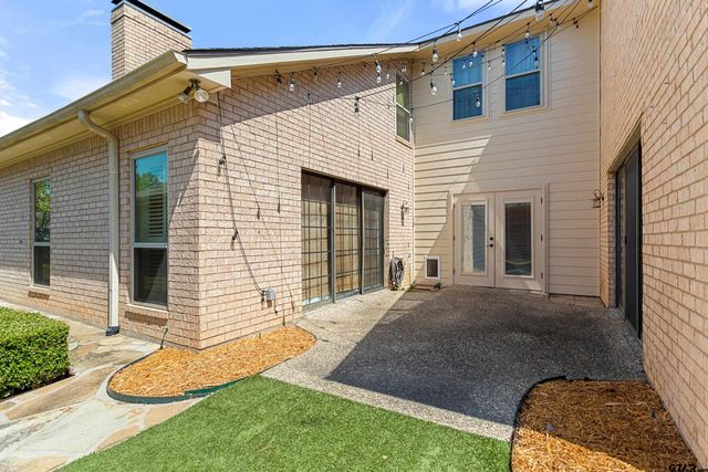 1116 Oak Garden Circle, Tyler, TX 75703