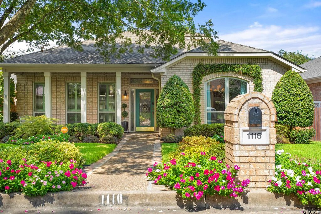 1116 Oak Garden Circle, Tyler, TX 75703