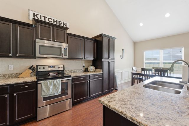 5110 Heroes Ln, Murfreesboro, TN 37129