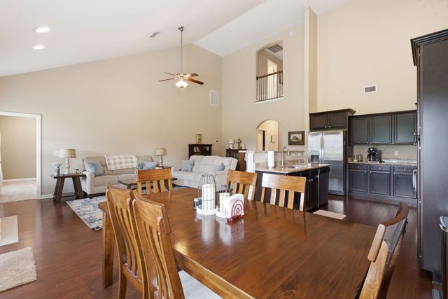 5110 Heroes Ln, Murfreesboro, TN 37129