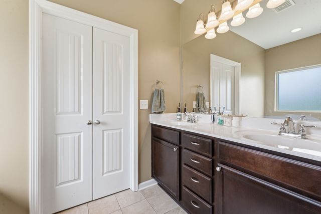 5110 Heroes Ln, Murfreesboro, TN 37129