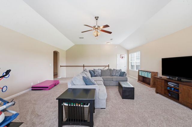 5110 Heroes Ln, Murfreesboro, TN 37129