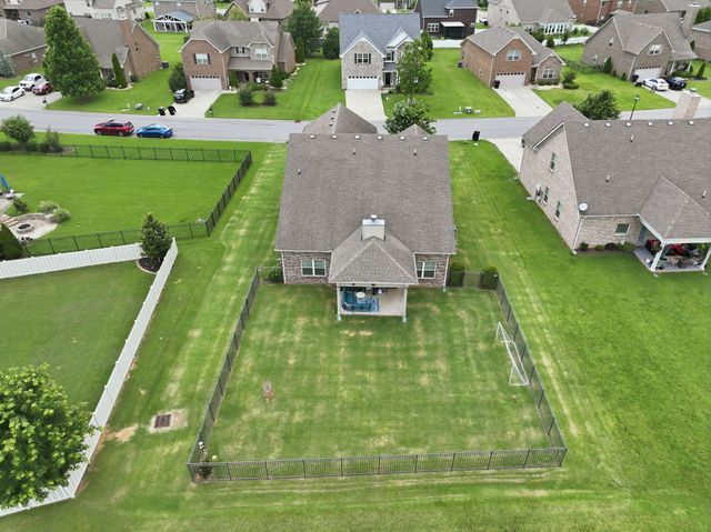 5110 Heroes Ln, Murfreesboro, TN 37129