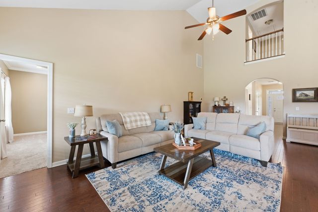 5110 Heroes Ln, Murfreesboro, TN 37129