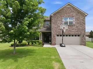 5110 Heroes Ln, Murfreesboro, TN 37129
